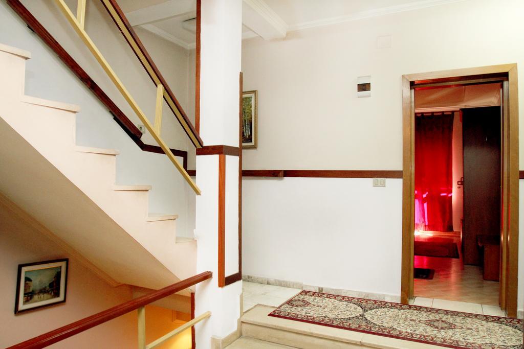 Hotel Lugano Tirana