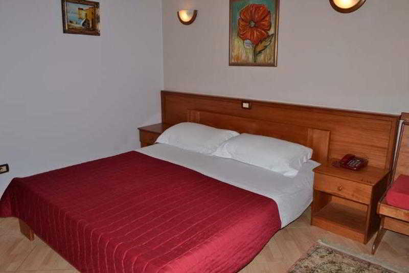 Hotel Lugano Tirana